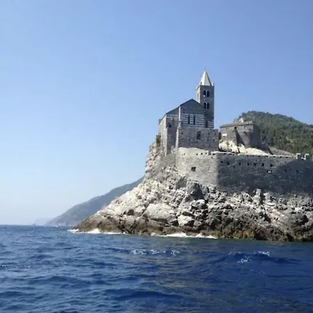 Giuliana Sea View